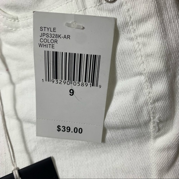 Nwt Almost Famous the New & Perfect Fit Jean Shorts - Picture 4 of 4